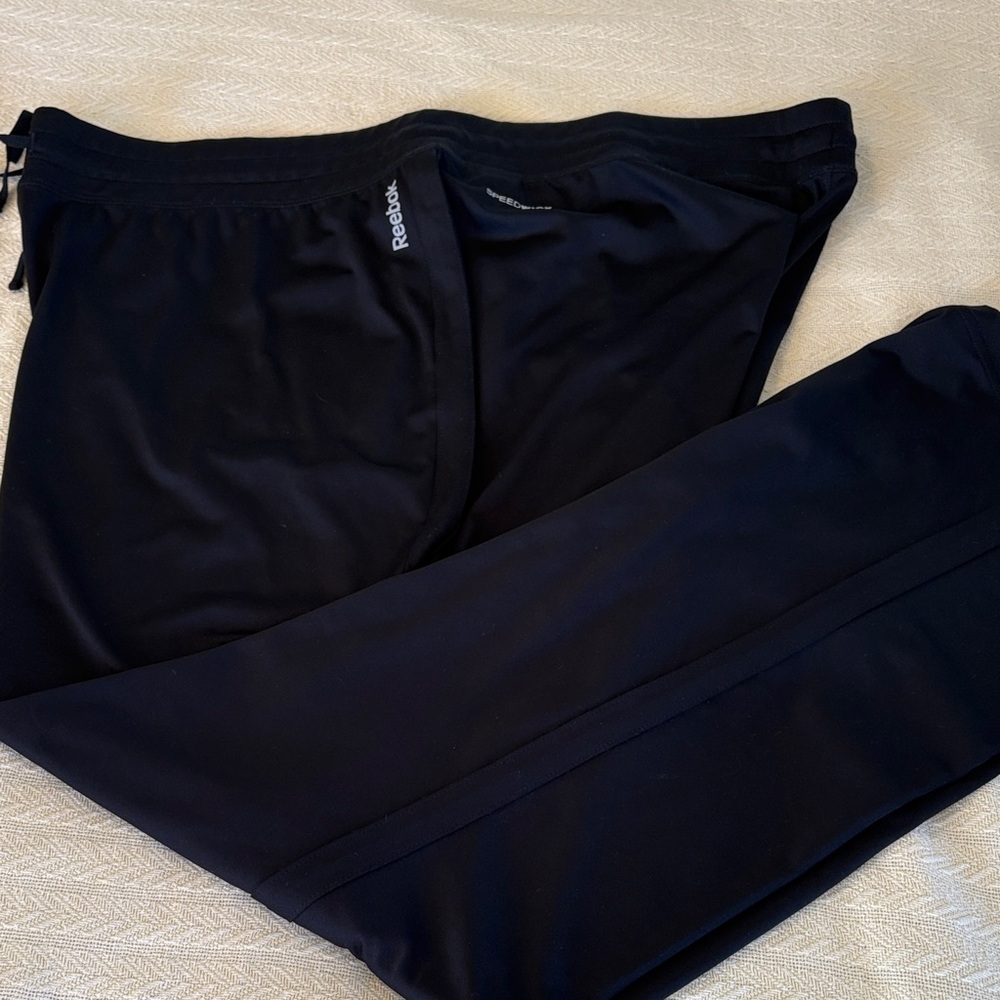 NWOT 2X Reebok wide leg black speed wick pants. Drawstring waist